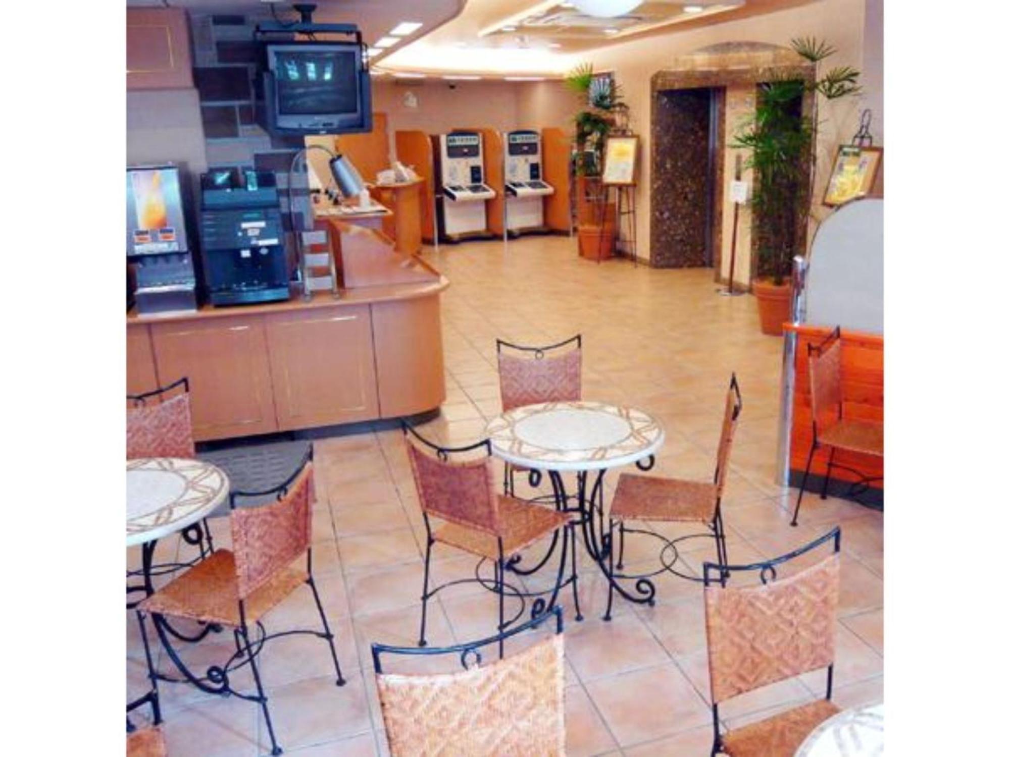 R&B Hotel Hakata Ekimae 1 - Vacation Stay 16386V ฟูกุโอกะ ภายนอก รูปภาพ